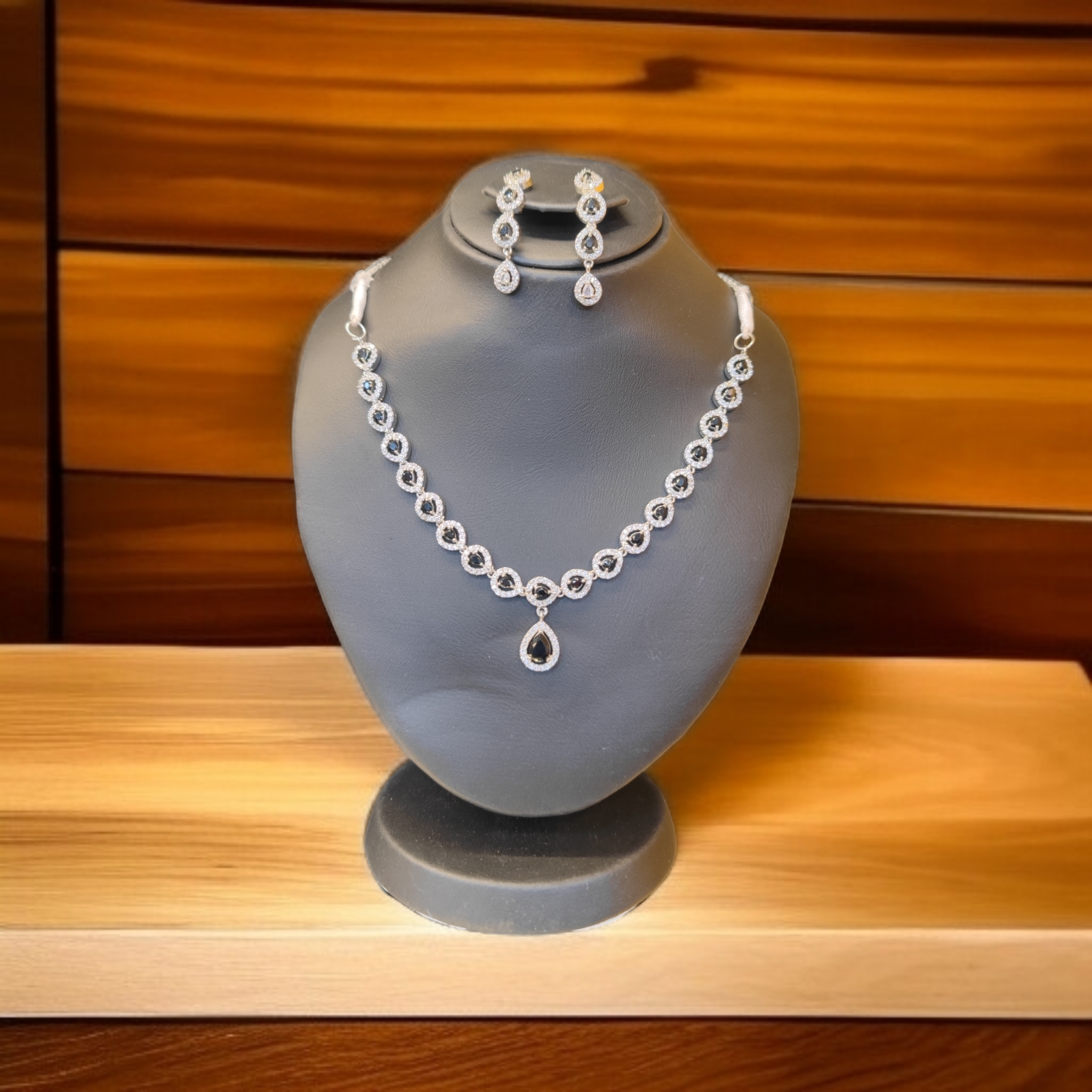 Focal Point Pendant - Minimalist Artificial Jewelry - TS COLLECTIONS